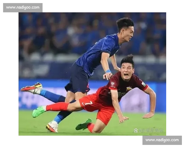 判罚争议引发广泛讨论 球迷与专家各执一词赛场公正性成焦点