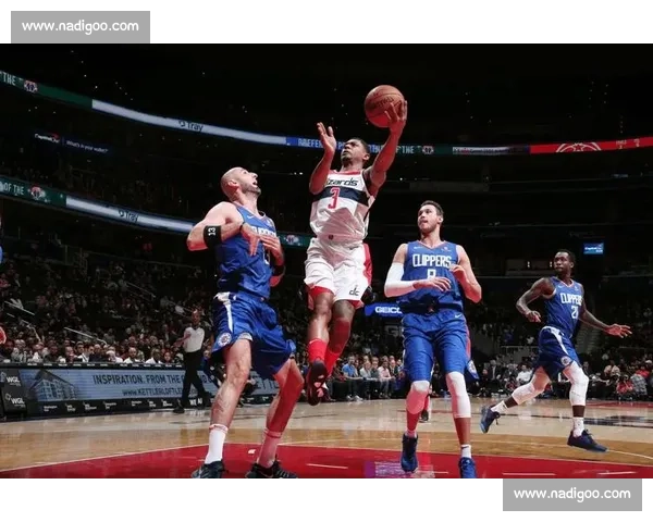 远射神技再现赛场精准突破创新策略提升球队进攻效率 远射神技再现赛场精准突破创新策略提升球队进攻效率